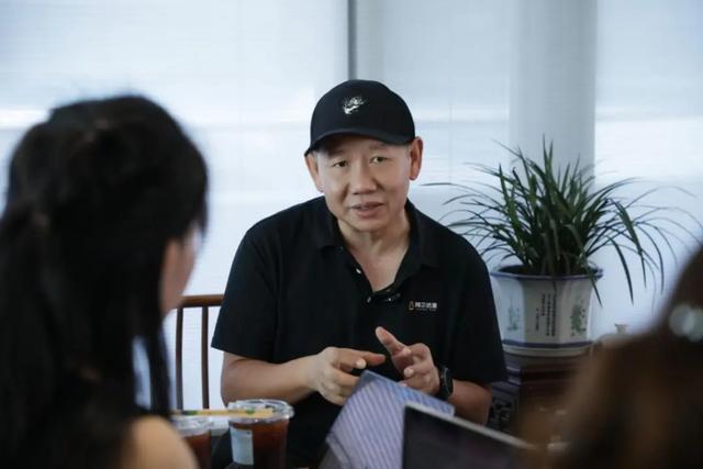 如何帮孩子立足于AI时代？这群父母找到了答案