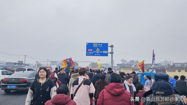 泰安：一个村350年习俗，引来万人围观，徒步成了人们的祈福方式