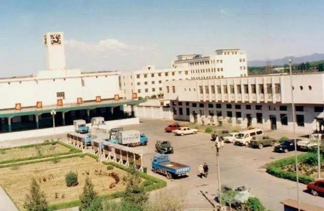 冯仑谈 40 年企业管理，从 “江湖乱管” 到 “法治省心”，关键变在哪