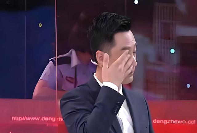 他被看作是康辉接班人，却总是在节目上深情流露，今家庭幸福圆满
