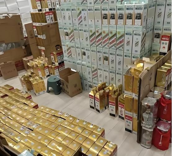 北京大爷四合院藏“百瓶茅台”，拒行家万元一瓶收购，故宫都不换