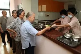 500万拆迁款，父母立字据拒绝一毛不给，该赡养父母吗？"图片