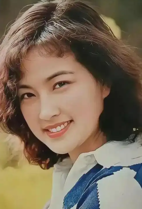 前后仅隔11天，75岁刘晓庆再次迎来好消息，终究她还是跨出这步