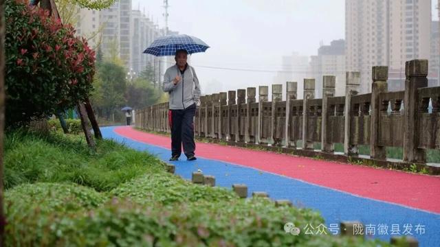 徽县:秋雨连绵 水墨映人间