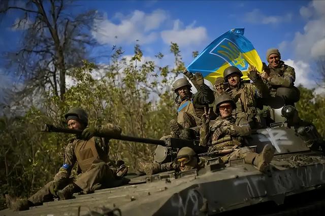 30万大军死磕小城，红军城为何成为俄乌必战之地