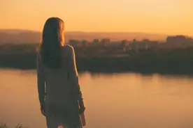 深度剖析女人内心想法：她为什么保持着这种矛盾的态度？图片