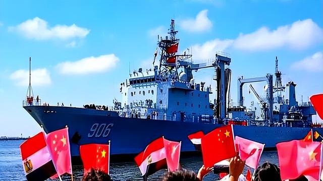 中国。被骗了？当我们猛造航母的时候，美国却开始重点打造两栖舰