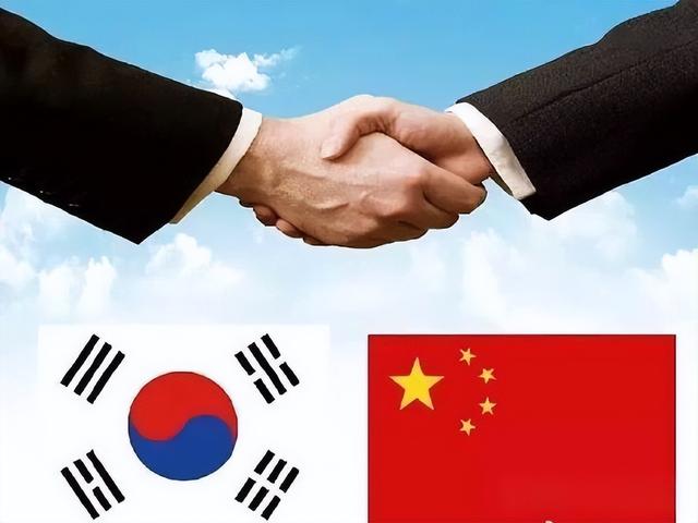 韩国特使团抵达北京，下飞机的第一句话不简单，中方回应很干脆
