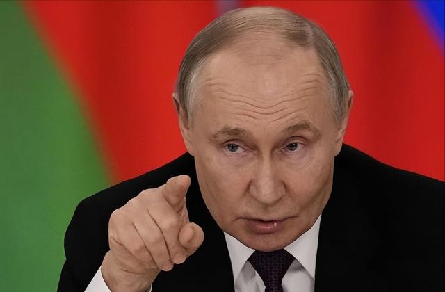 乌军无人机夜袭普京诺夫哥罗德官邸 俄军防空系统挫败91架来袭目标