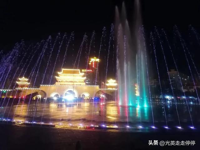 云南有一个很低调的城市火了，最近两年突然飙升成避暑黑马了