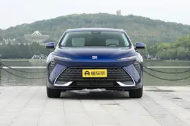 2024款别克君越上市，搭载2.0T发动机，售价20.99万-23.99万图片