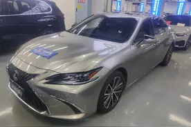 雷克萨斯ES300h大降价！当年新车落地45万，才开两年就只值28万图片