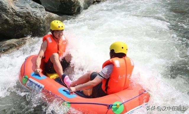 酷暑难耐？躲进宁强「山水秘境」，解锁23℃的清凉夏天~