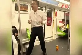 “我今天被开除了！”保安小哥在地铁“发泄式演讲”三分钟，网友：共情了图片