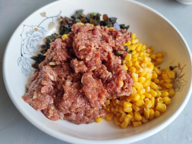 冬至吃饺子	，建议大家：少吃白菜萝卜，多吃4样，养阳暖身庆团圆