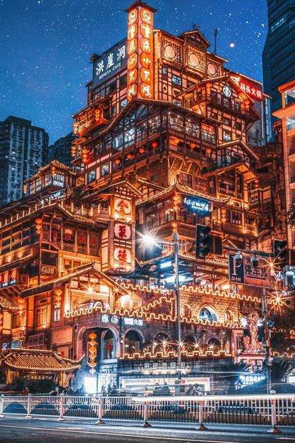 重庆旅游指南：山城壮丽，江水奔腾，传奇不断