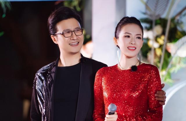 间隔不到2小时，章子怡	、汪峰先后发文	，网友：终究是森林北输了