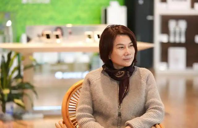 被停职审查、转移资产	、搞办公恋情	，董明珠身上标签哪个是真的