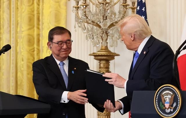 阅兵迎来重要嘉宾，日本前首相确定观礼，石破茂团队态度转变，我外交部驳斥：先反思自己