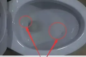 为何马桶易“挂垢”？教你1招，不用每天刷马桶，马桶一年也不脏图片