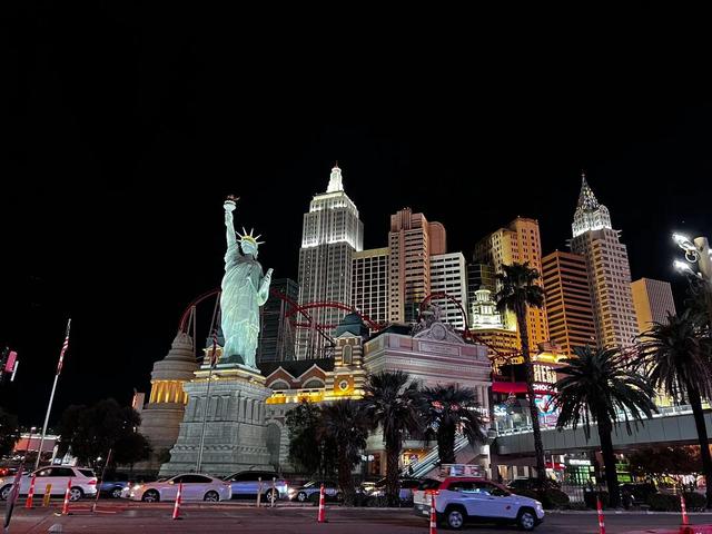 拉斯维加斯，一座建在沙漠中的城市，每年游客竟达4000万