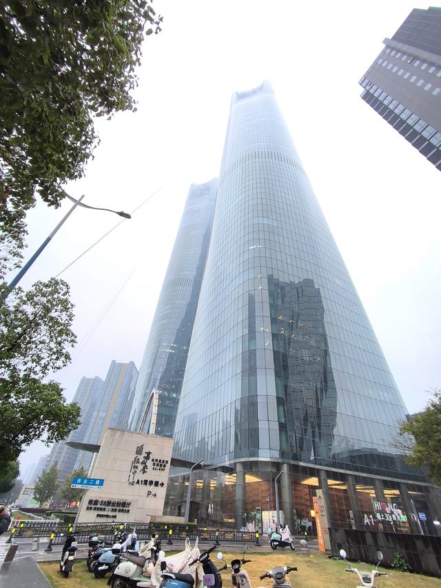 江西五日自由行：江西第一高楼 · 南昌双子塔 · 中部最高双子楼