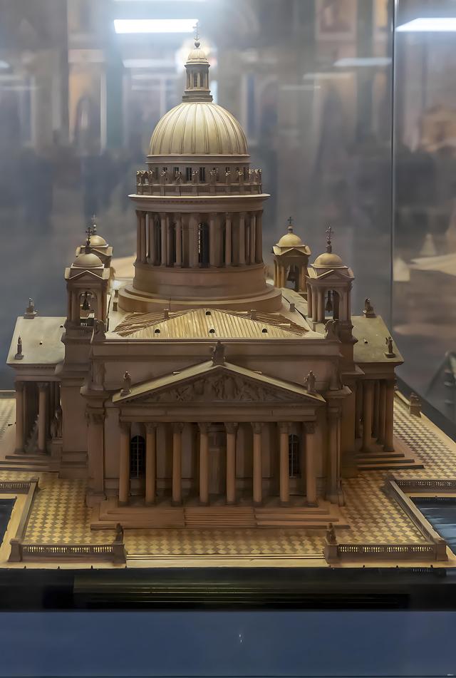 乙巳仲秋俄罗斯莫彼双城记之九：伊萨基辅大教堂