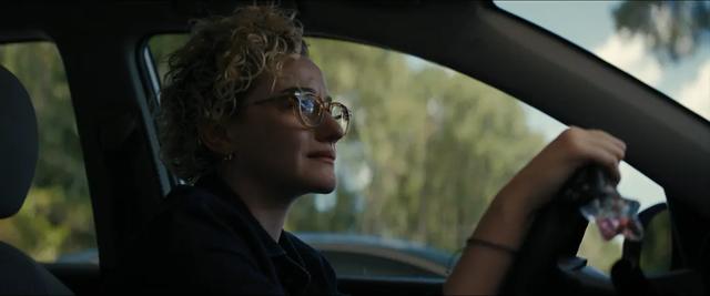 票房破19亿!漫威退下来3位演员,联手拍R级片,给老东家上了一课