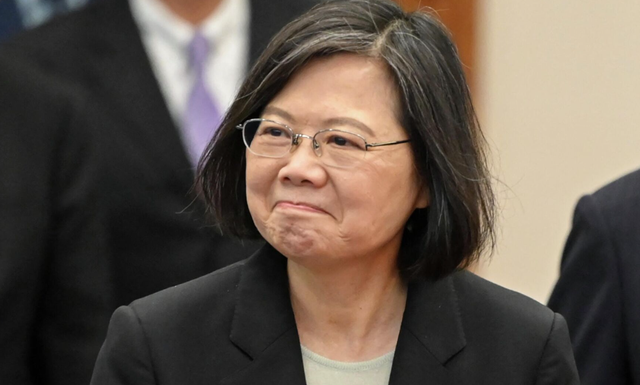 石破茂下台前，再踩红线，蔡英文离岛窜日，国台办通牒已发往日本