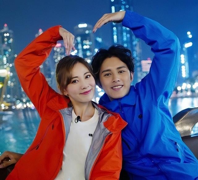 恭喜！TVB知名男星毫无预警宣布结婚，自曝对富贵女友一见钟情