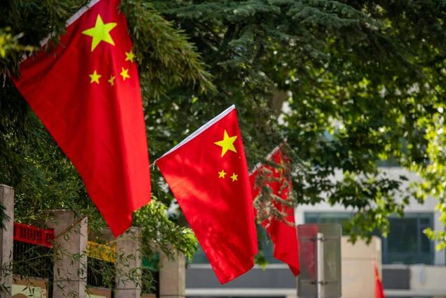 欧盟向全世界撂话，谁用华为设备，将被拉入黑名单，还要切断援助