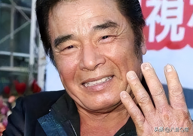 “6个老婆”同住一屋，每人每月7万零花钱，71岁又娶第七房小娇妻