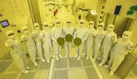 特斯拉165亿美元押注三星，只因台积电在美国水土不服？