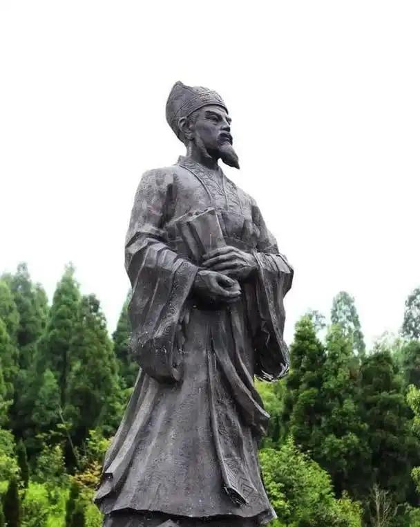 北海公园暗藏玄机！白塔下竟埋着千年未解之谜？探秘皇家园林