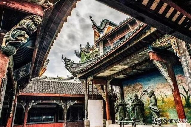 10月2日攀登“万里长江第一梯” 国庆中秋不远游 在云阳体验别样假期