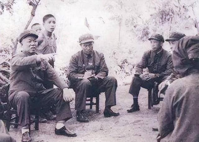 韩先楚到北京找李先念批条子，李先念拒绝，韩：首长，不太像你了