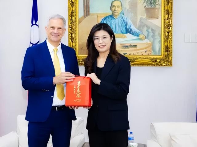 针对高市早苗涉台错误言论事件，郑丽文称“台湾没事、日本没事”