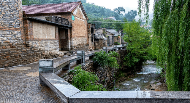 乘着定制公交去春游，一站直达淄博18处热门打卡地！