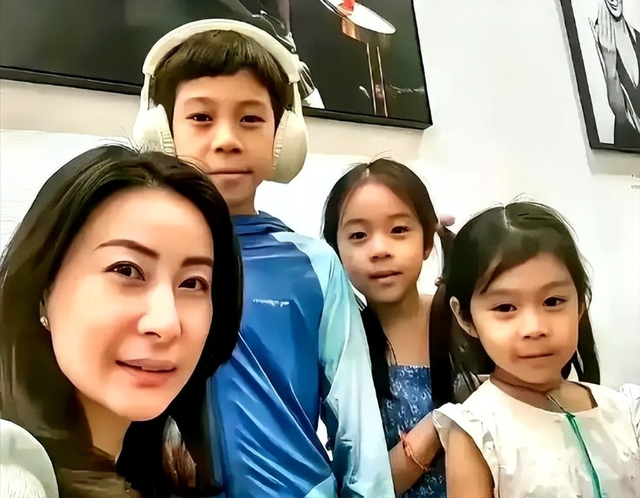 霍震霆也没想到	，被寄予厚望的儿媳郭晶晶，竟遭到一个这么大教训