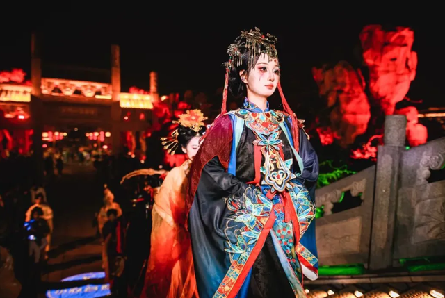 “热！热！热！” | 现在临沂太“热”了！！