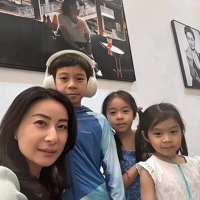 摊牌了！结婚13年，郭晶晶再次迎来喜讯，原来霍震霆当年没说错