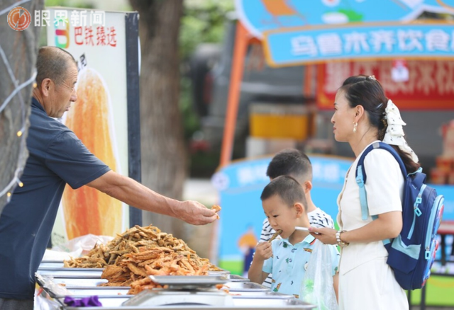 露营野餐品美食！乌鲁木齐首届露营风美食节亮相植物园