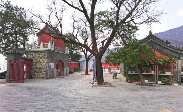 北京400多年历史的寺庙，冯玉祥曾三次退隐于此，却少有人知