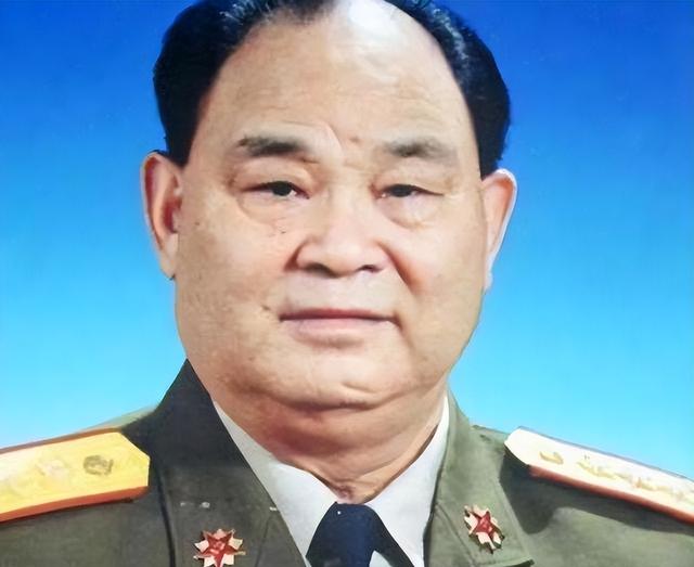 成都军区副司令，在西藏视察时遇难，享年63岁，司令员因此被免职