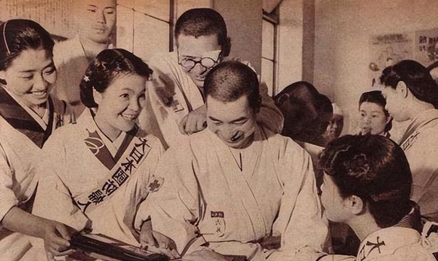 石破茂决定打破惯例，30年来第一次，中国等不到，日本迟来的道歉