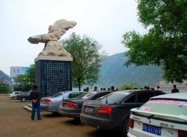 山西旅游：走进壶口瀑布观赏壮观奇景（图）