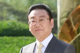 蒋大为：被开除军籍、全家移民、骗财骗色，到底哪个标签是真的图片