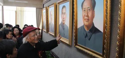 天安门悬挂的为啥不是毛主席的照片,反倒是要挂主席的画像?