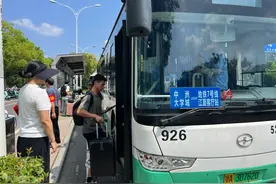 开通江夏中洲大学城定制公交，大一新生出地铁直达学校图片