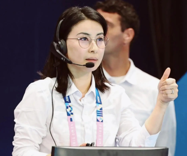 霍启刚没想到，44岁郭晶晶再传喜讯，让霍震霆和香港阔太圈沉默了